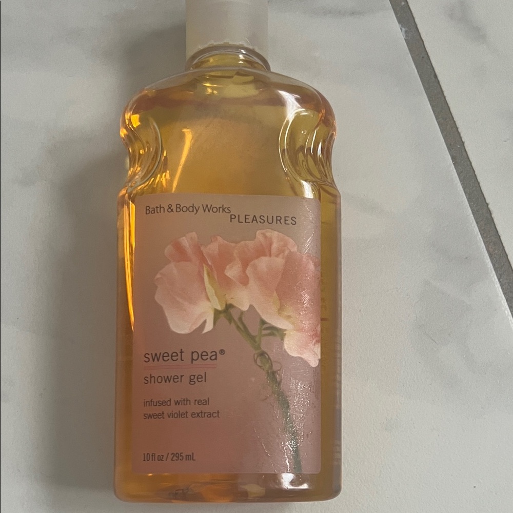 Bath & Body Works Sweet Pea Shower Gel - new
